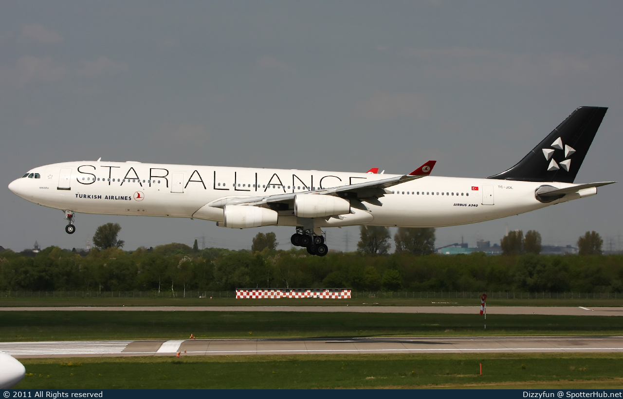 Photo of TC-JDL - Airbus A340-311 operated by Turkish Airlines