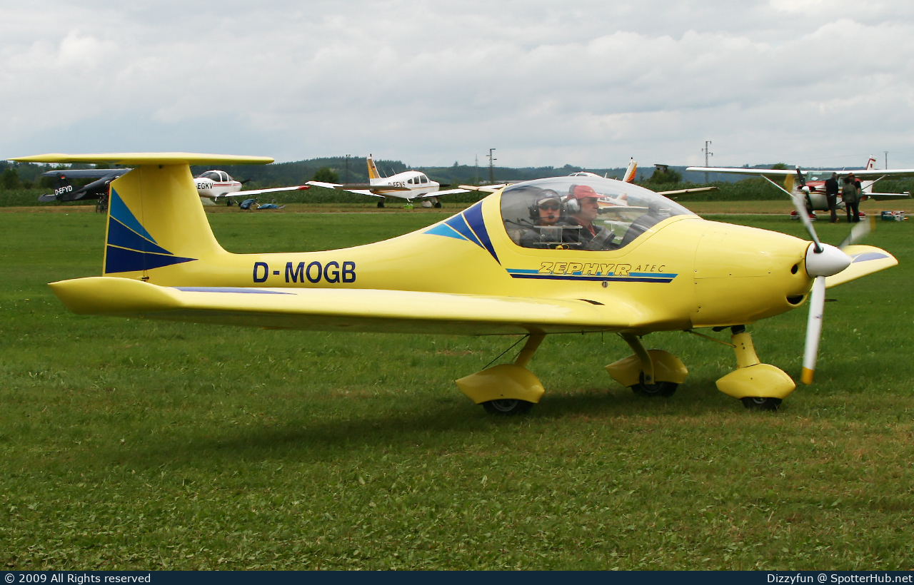 Photo of D-MOGB - ATEC 122 Zephyr 2000 operated by Private