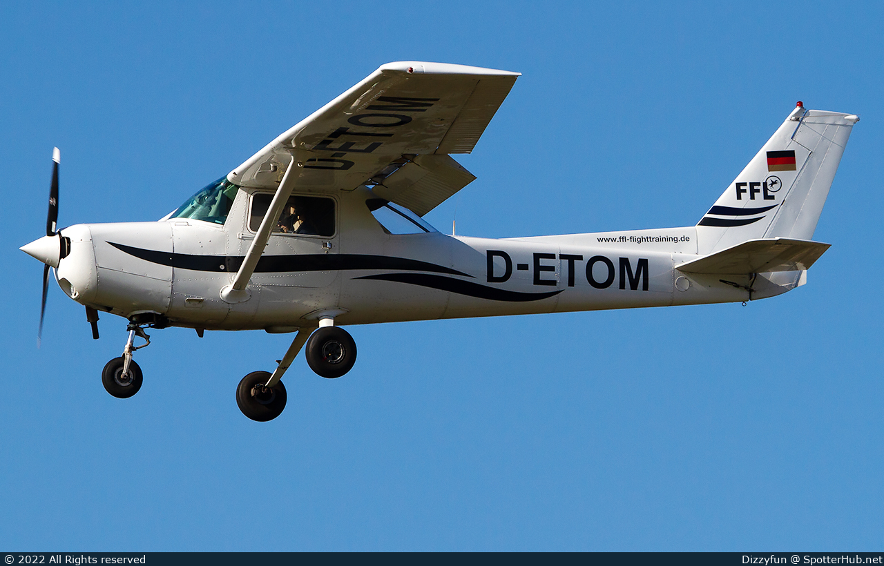 Photo of D-ETOM - Cessna 152 II operated by FFL Flugschule