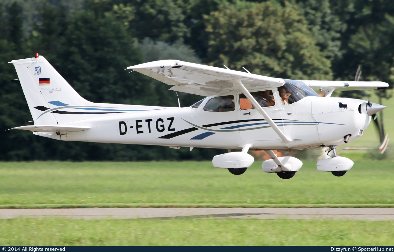 Photo of D-ETGZ - Cessna 172S Skyhawk SP operated by Vorarlberger Alpenflieger Club