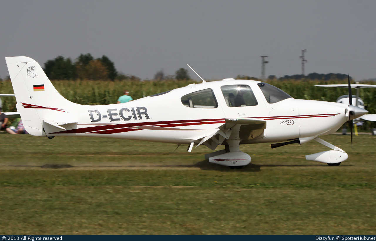 Photo of D-ECIR - Cirrus SR20 G1 operated by Aero-Club Hildesheim