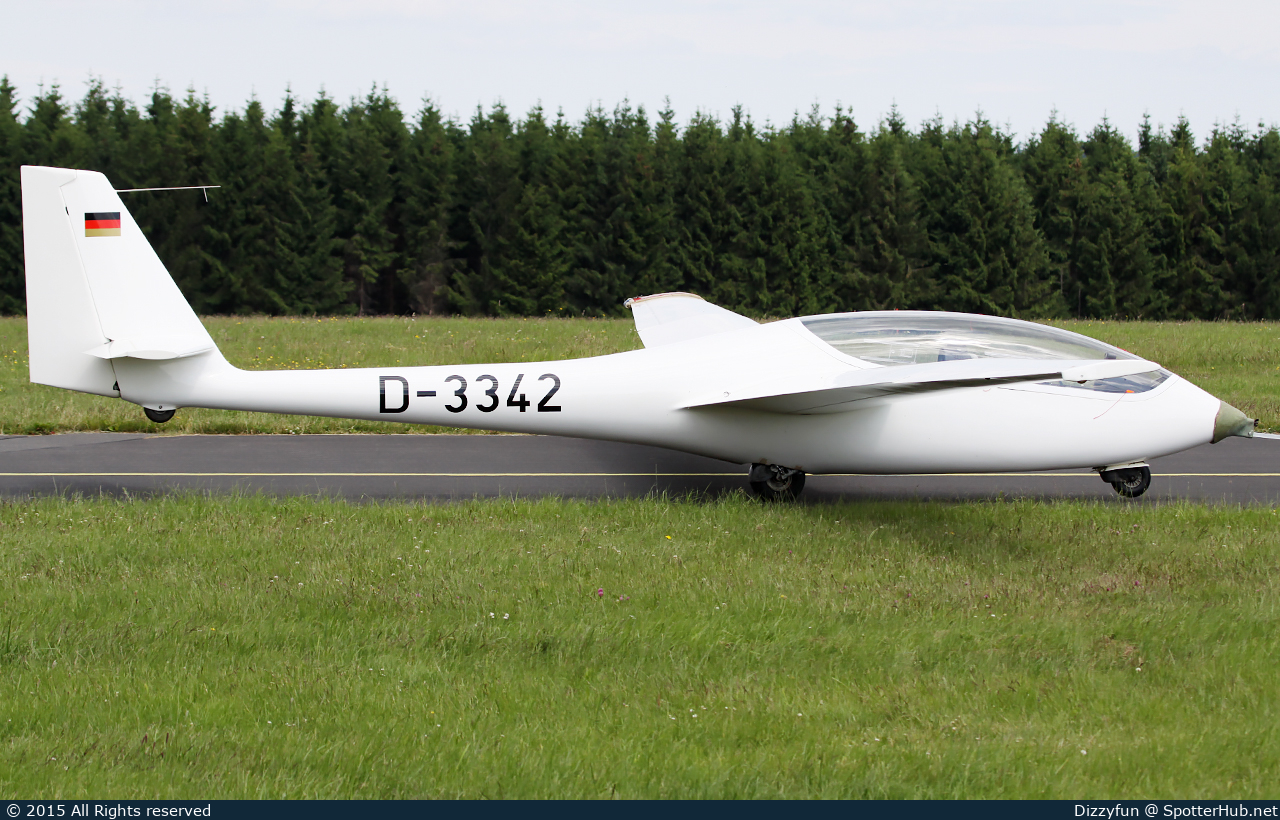 Photo of D-3342 - Scheibe SF 34 operated by Private
