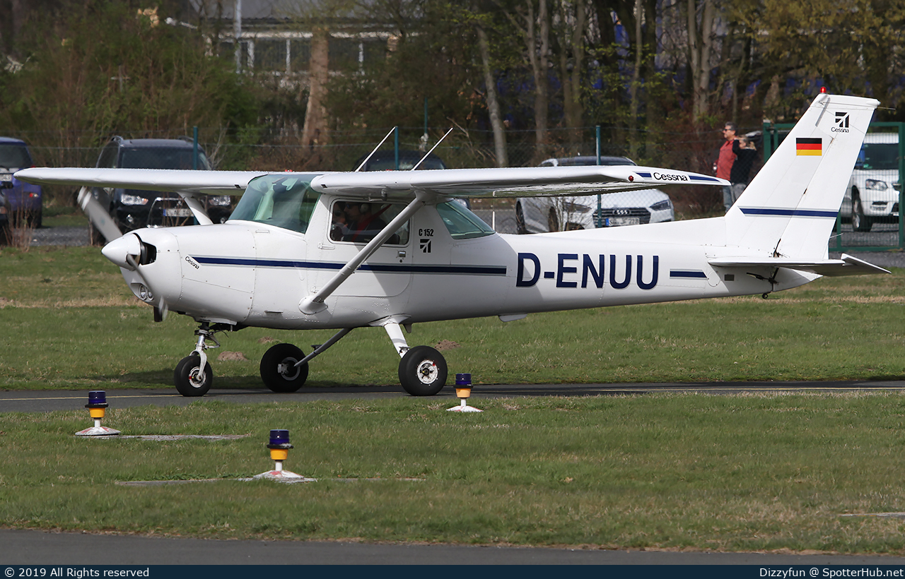 Photo of D-ENUU - Cessna 152 operated by FCM Flugcenter Marl