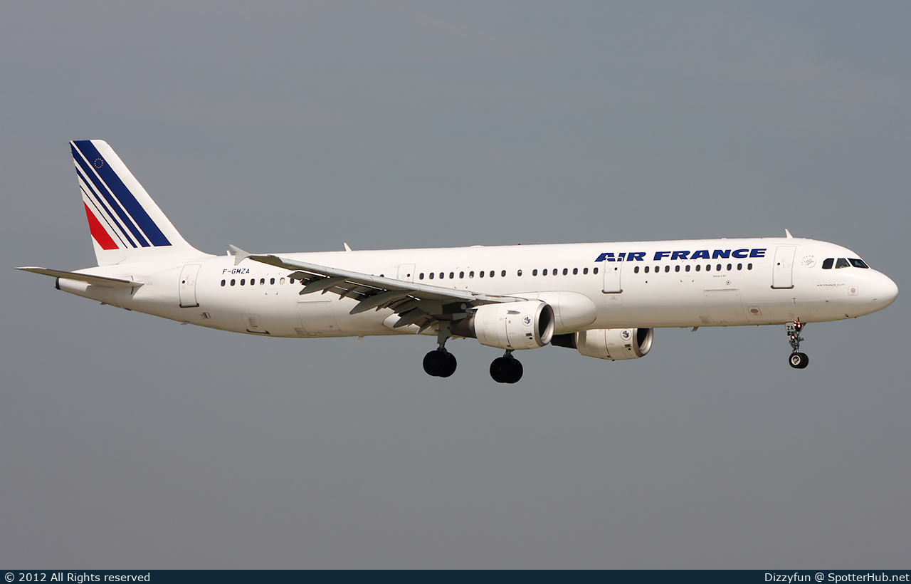 Photo of F-GMZA - Airbus A321-111 operated by Air France