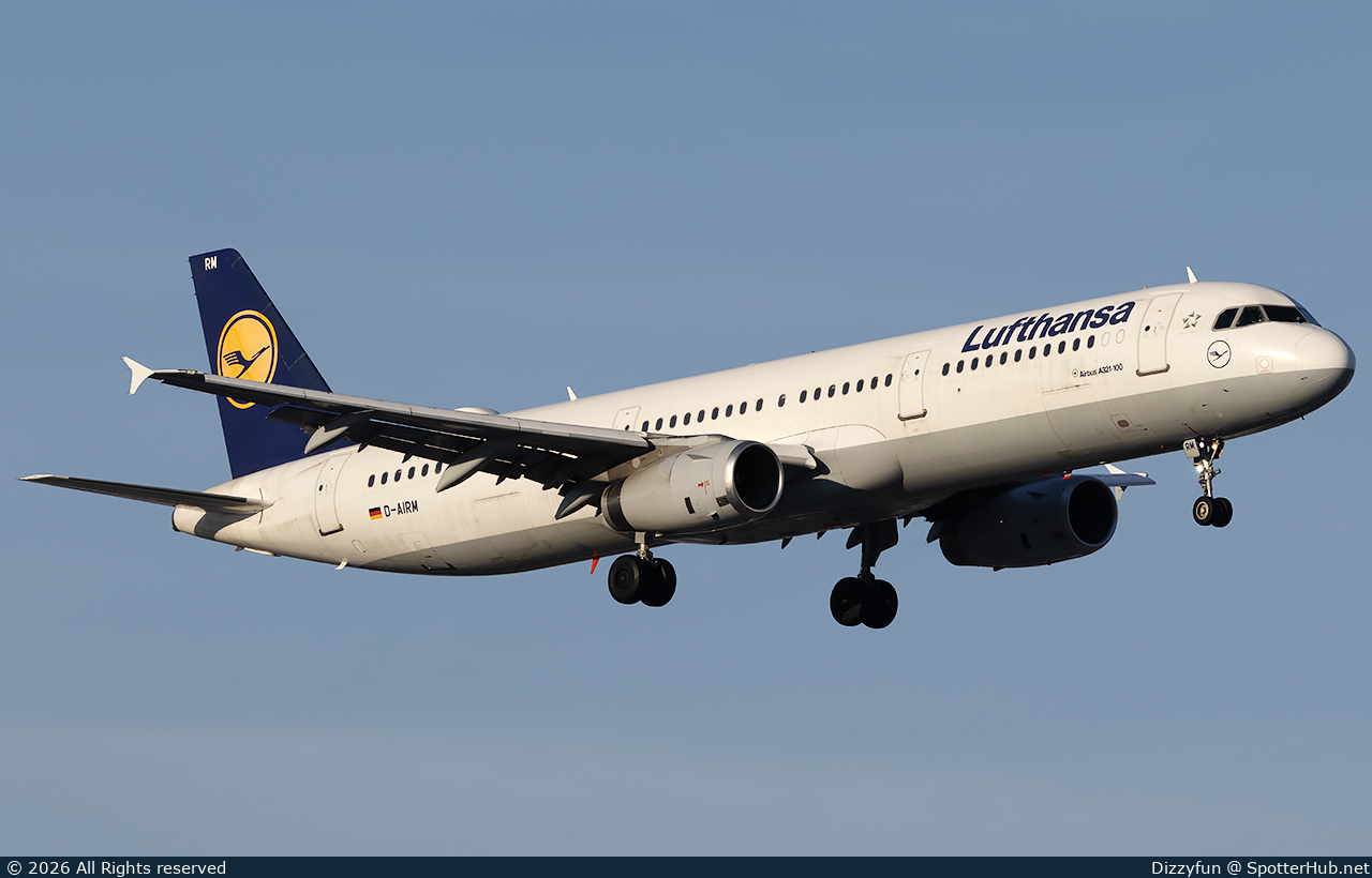 Photo of D-AIRM - Airbus A321-131 operated by Lufthansa