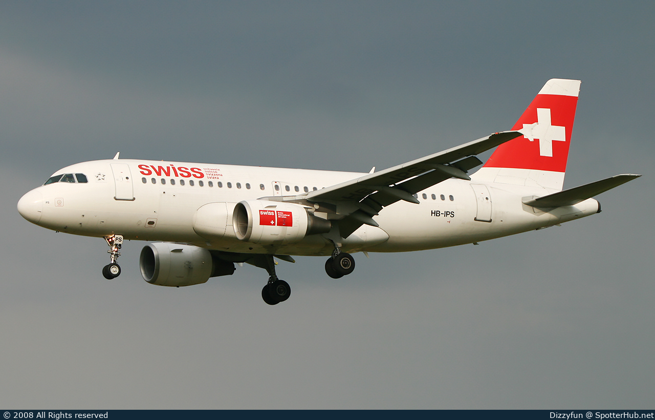 Photo of HB-IPS - Airbus A319-112 operated by Swiss International Air Lines