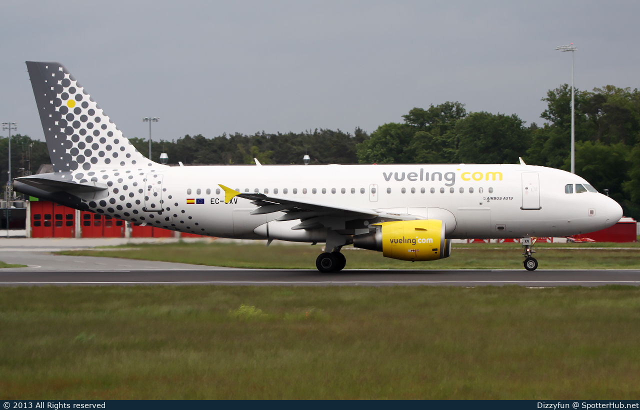 Photo of EC-JXV - Airbus A319-111 operated by Vueling