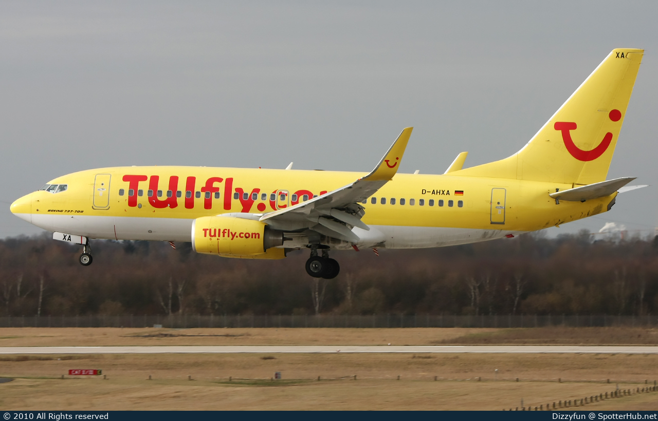 Photo of D-AHXA - Boeing 737-7K5 operated by TUIfly