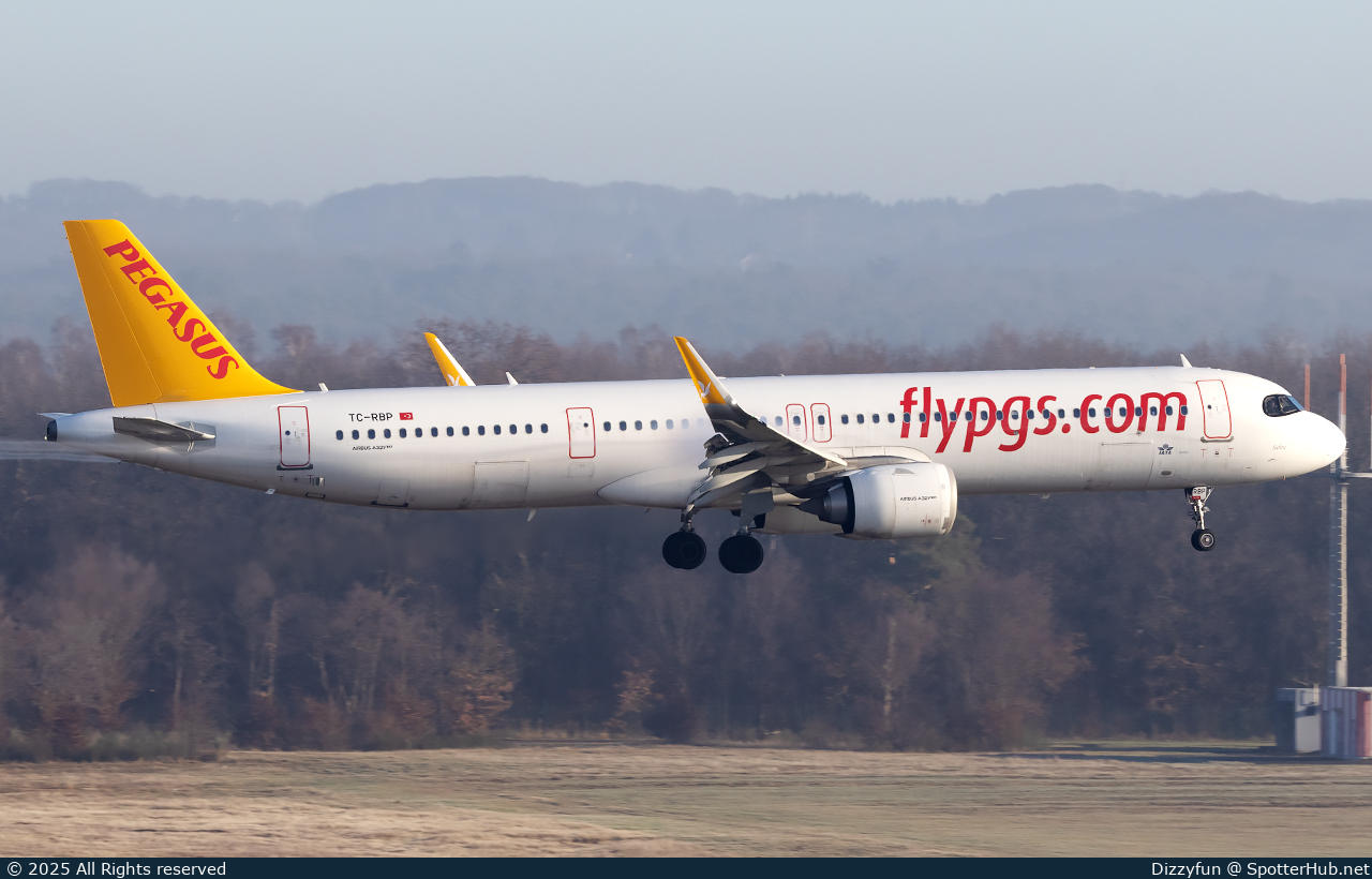 Photo of TC-RBP - Airbus A321-251NX operated by Pegasus Airlines