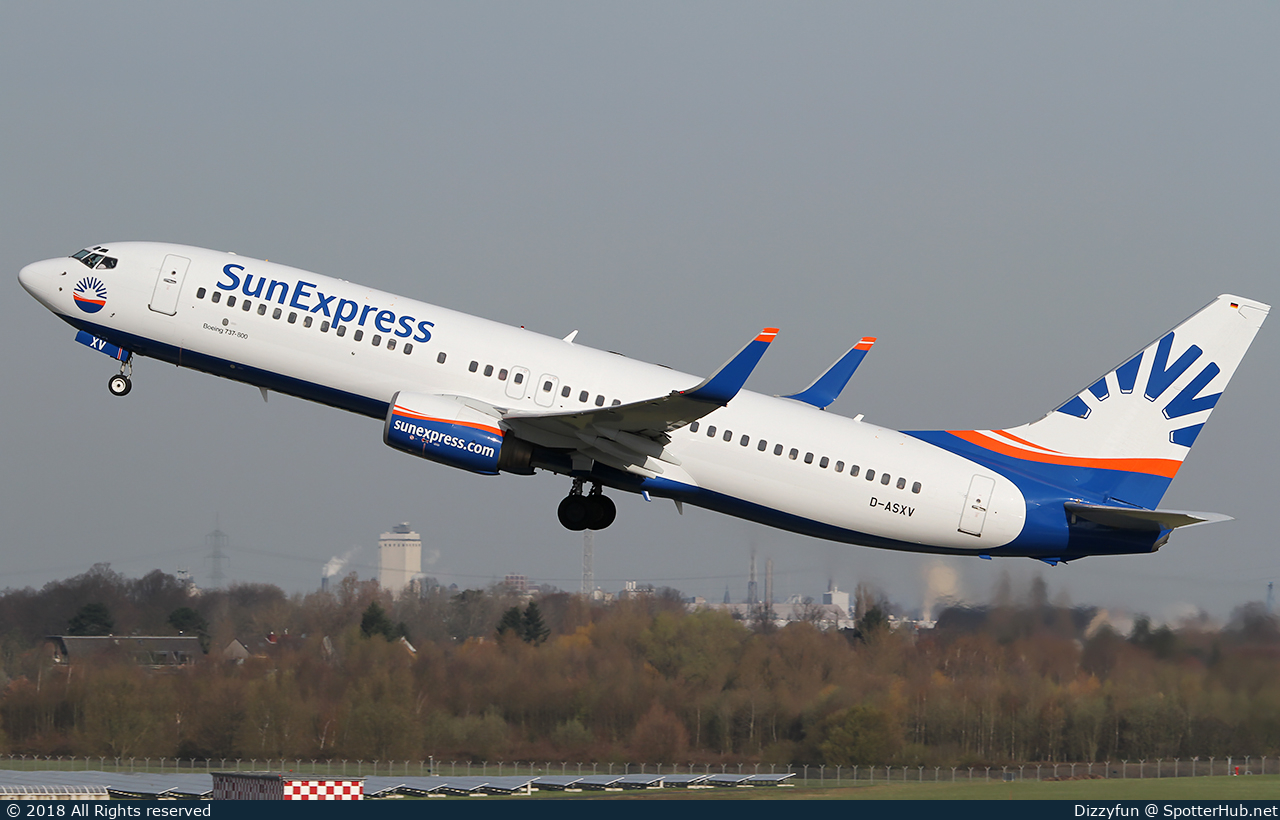 Photo of D-ASXV - Boeing 737-86Q operated by SunExpress Germany