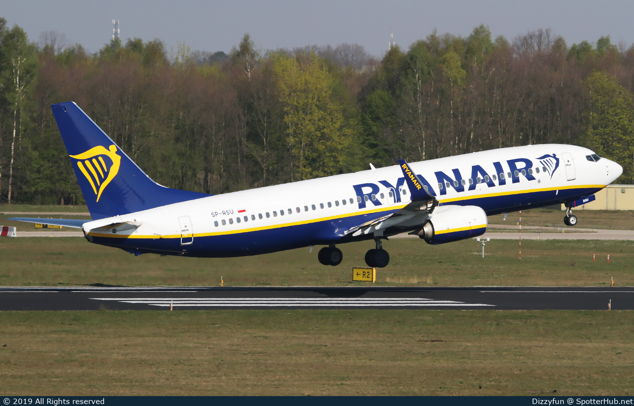 Photo of SP-RSU - Boeing 737-8AS operated by Ryanair Sun