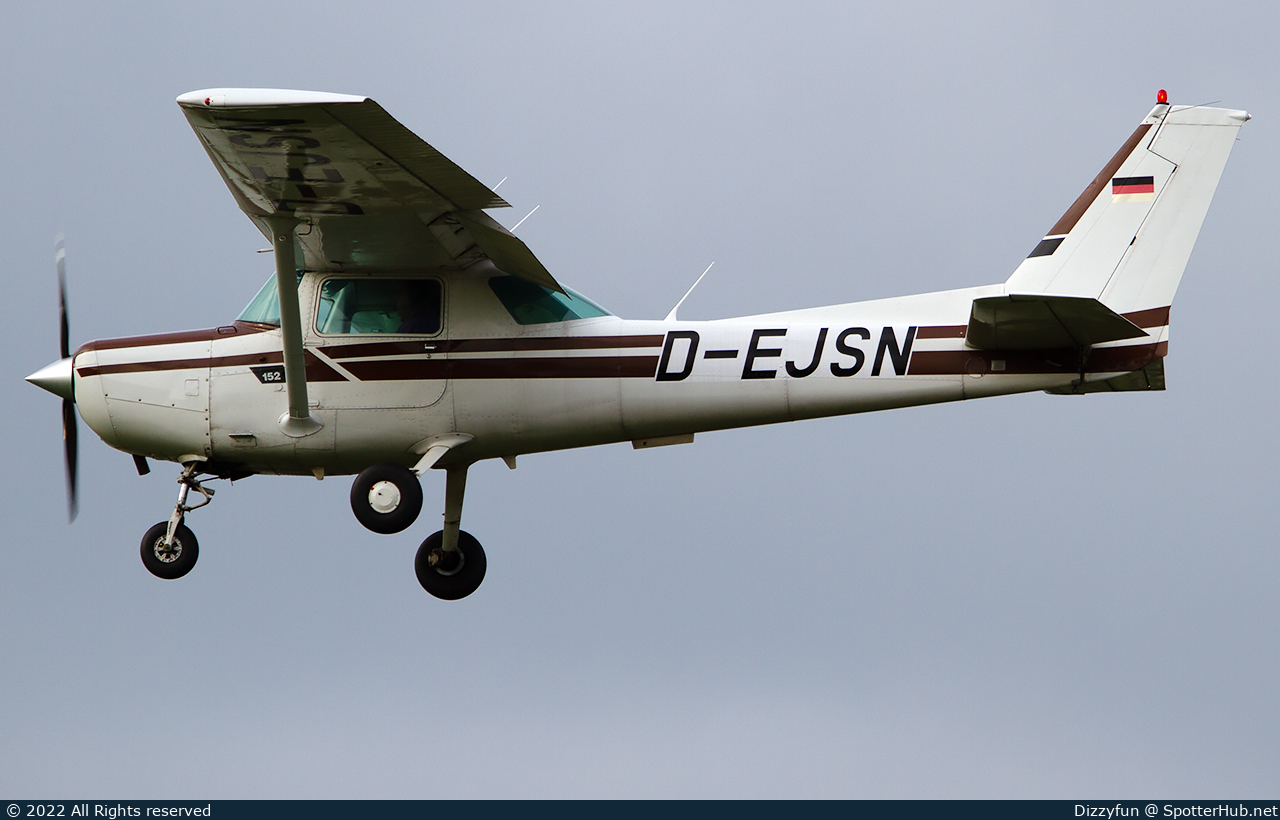 Photo of D-EJSN - Cessna 152 operated by IFR-Flugschule