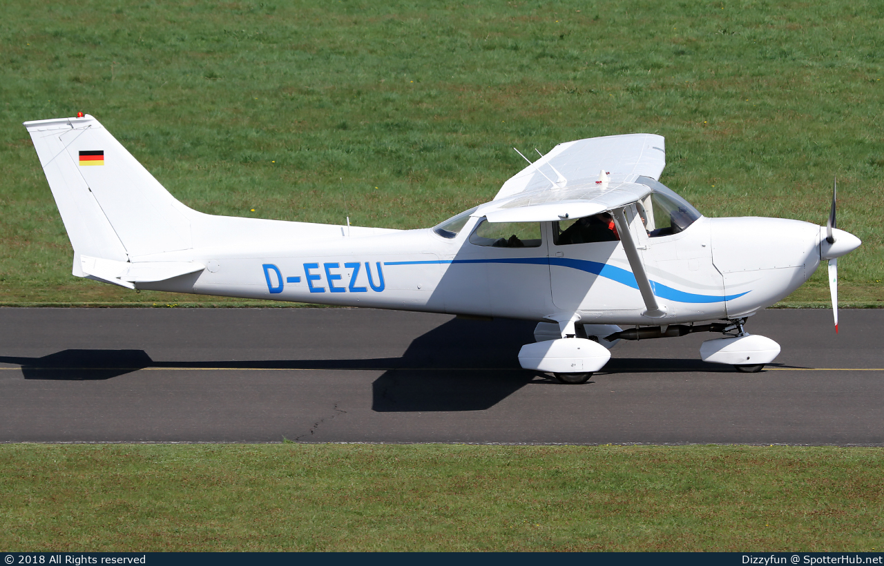 Photo of D-EEZU - Reims-Cessna FR172H Reims Rocket operated by Fliegergemeinschaft Flughafen Köln/Bonn