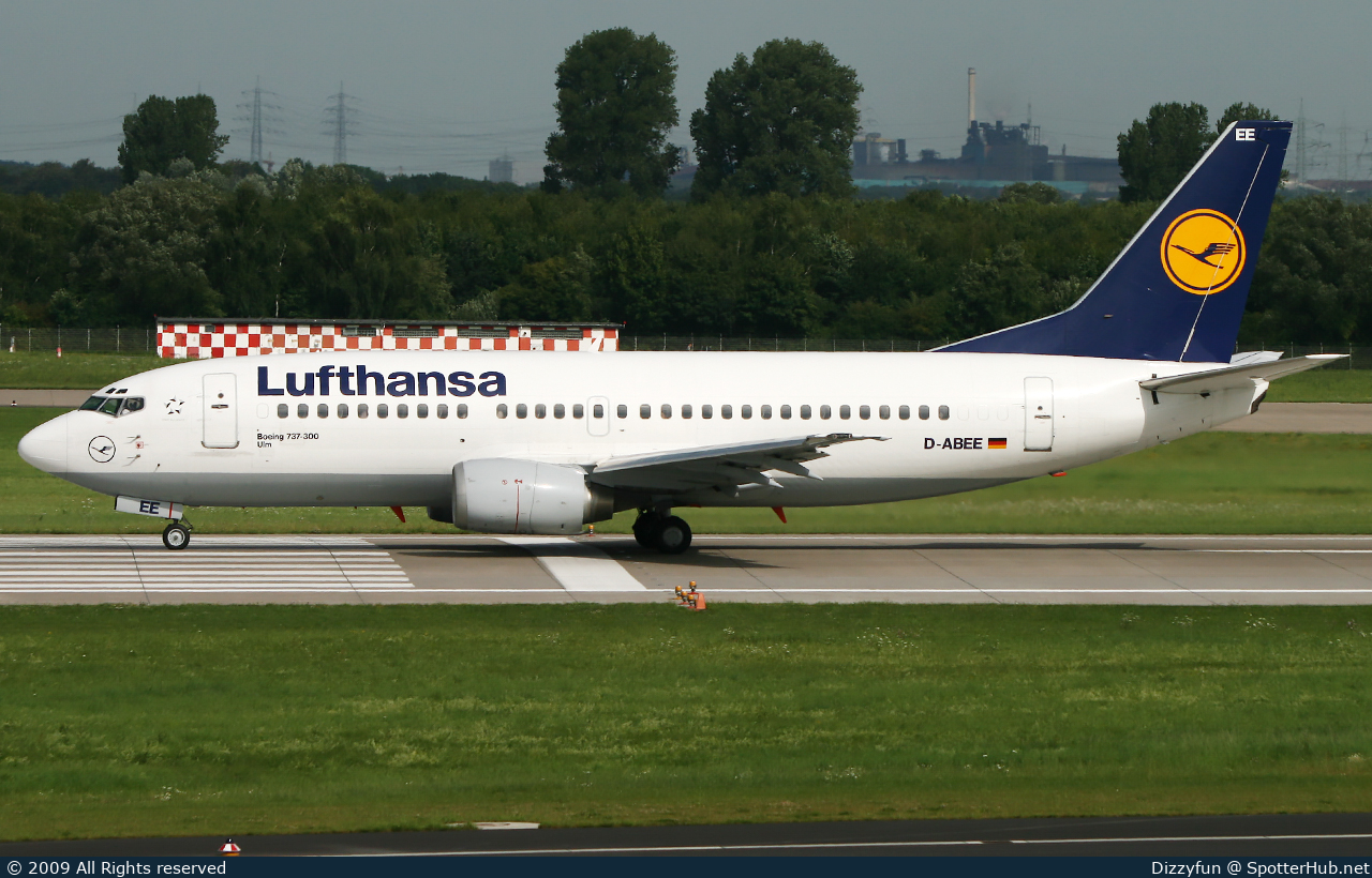 Photo of D-ABEE - Boeing 737-330 operated by Lufthansa