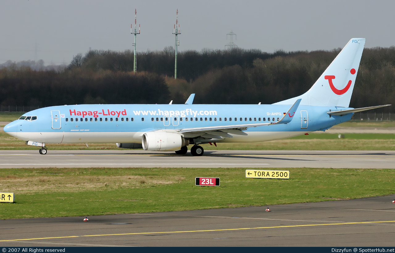 Photo of D-AHFG - Boeing 737-8K5 operated by Hapag-Lloyd