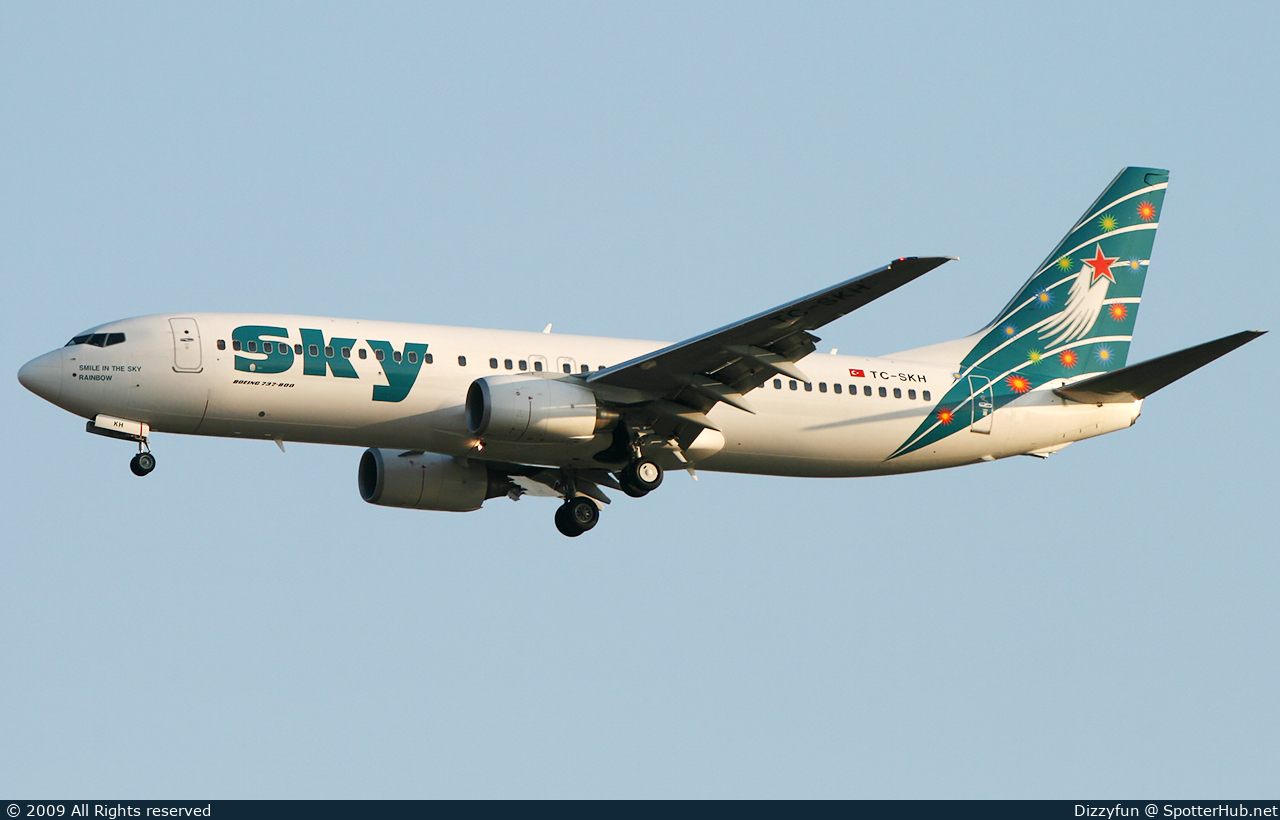 Photo of TC-SKH - Boeing 737-8BK operated by Sky Airlines