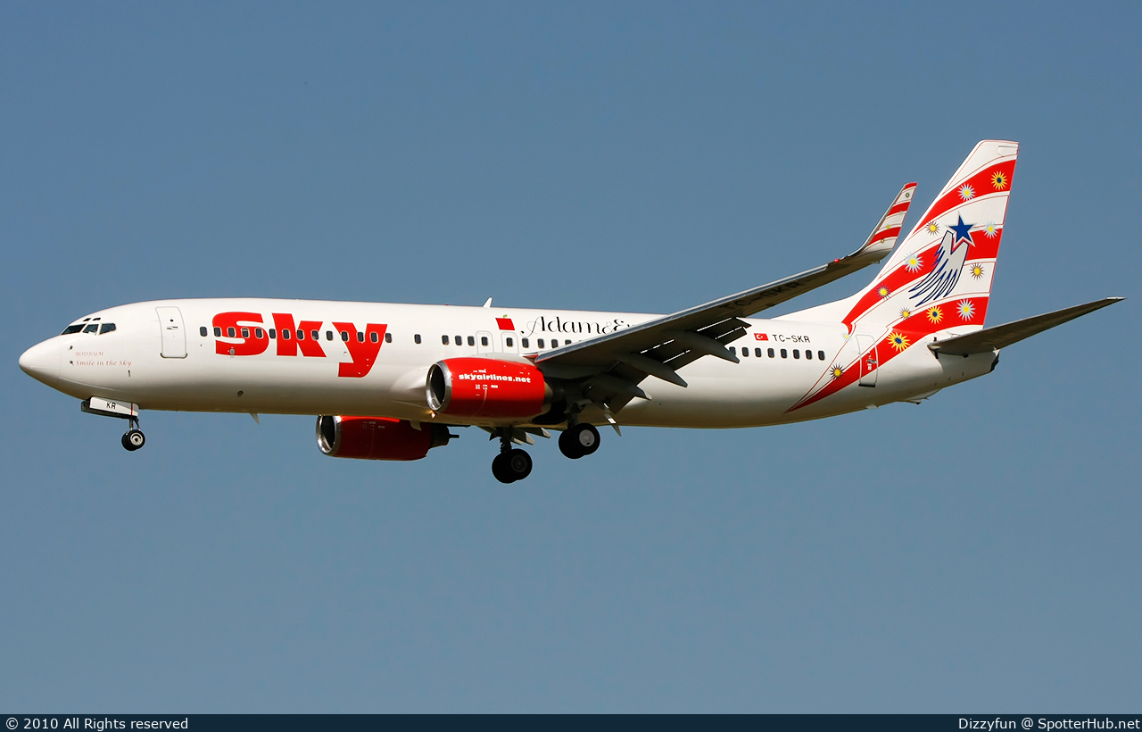 Photo of TC-SKR - Boeing 737-83N operated by Sky Airlines