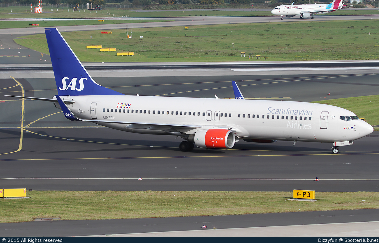 Photo of LN-RRH - Boeing 737-883 operated by SAS Scandinavian Airlines