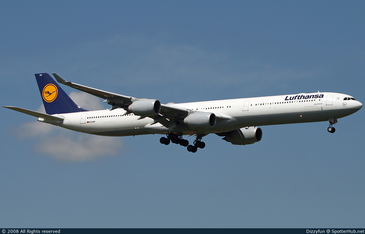 Photo of D-AIHN - Airbus A340-642 operated by Lufthansa