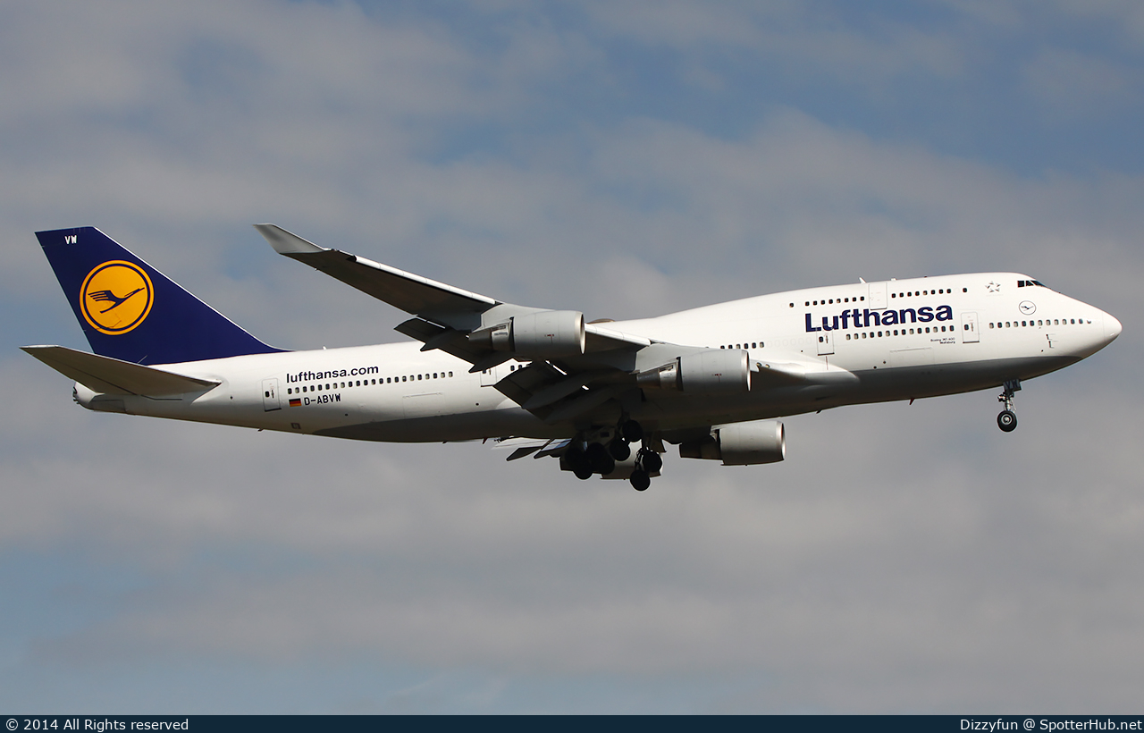 Photo of D-ABVW - Boeing 747-430 operated by Lufthansa