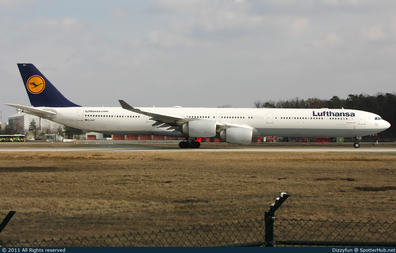 Photo of D-AIHT - Airbus A340-642 operated by Lufthansa