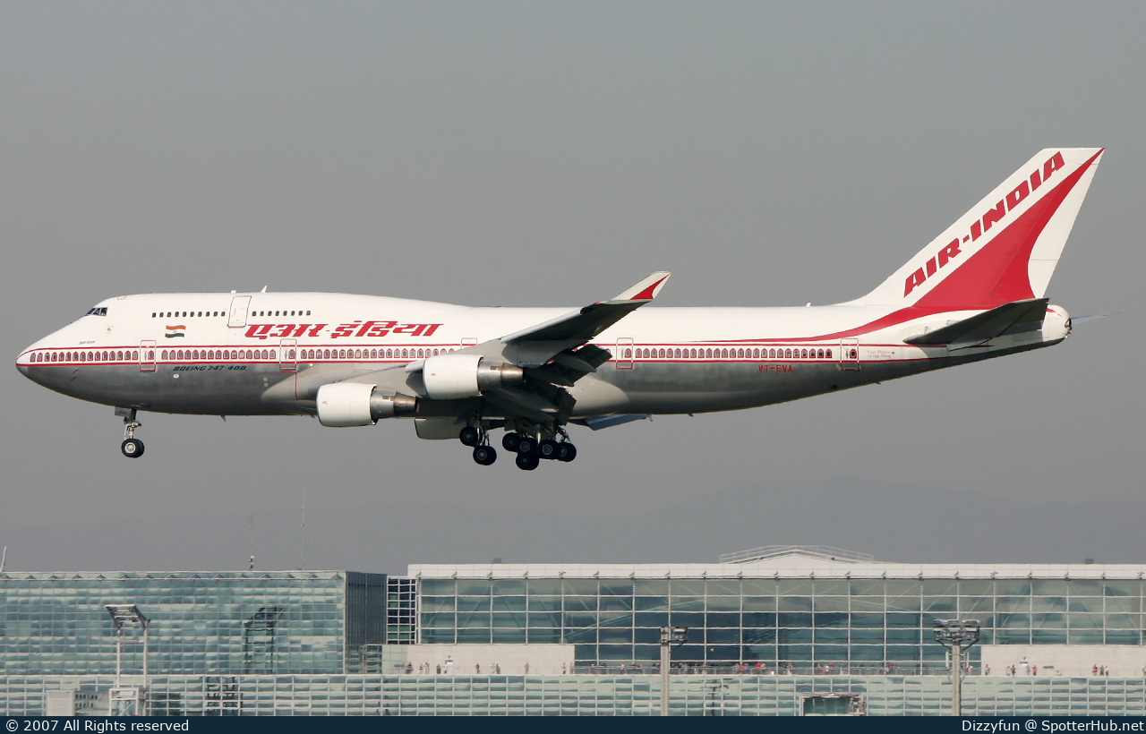 Photo of VT-EVA - Boeing 747-437 operated by Air India