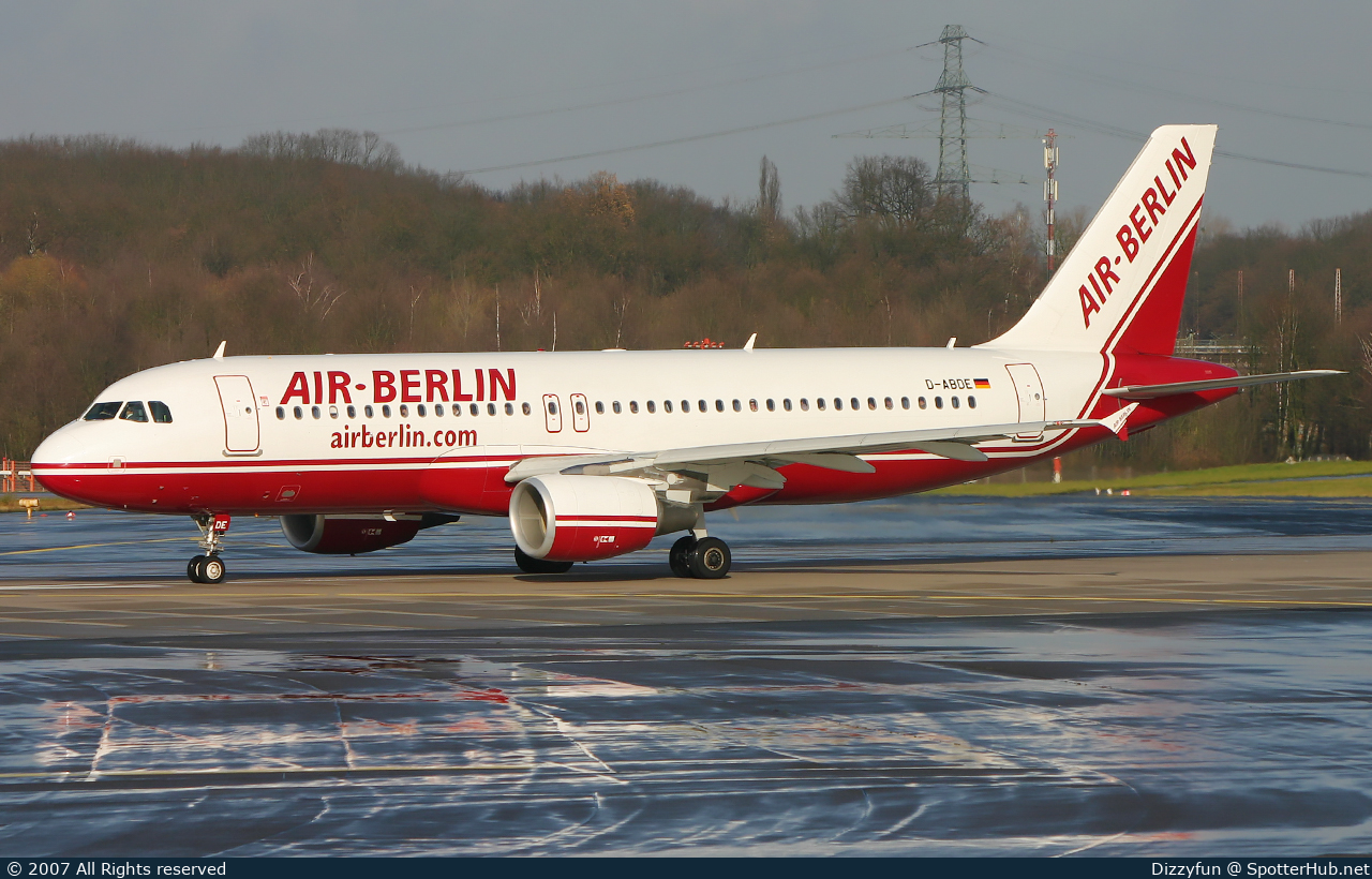 Photo of D-ABDE - Airbus A320-214 operated by Air Berlin