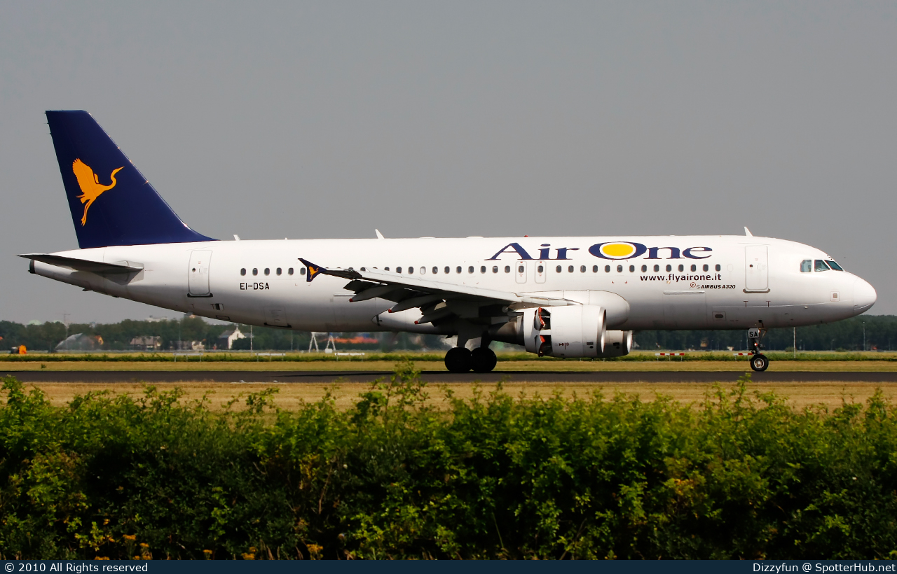 Photo of EI-DSA - Airbus A320-216 operated by Air One