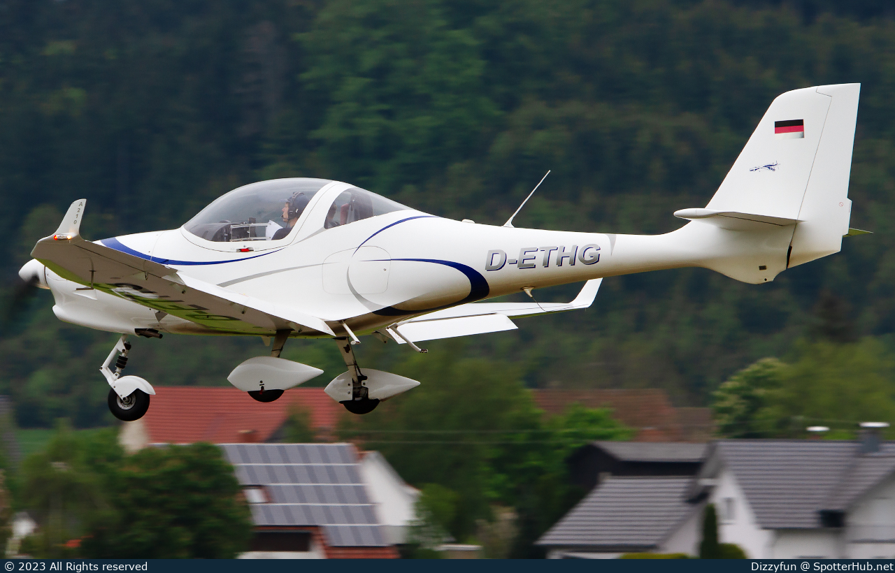Photo of D-ETHG - Aquila A210 operated by Private