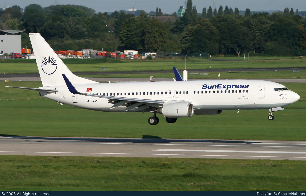 Photo of TC-SUY - Boeing 737-86N operated by SunExpress