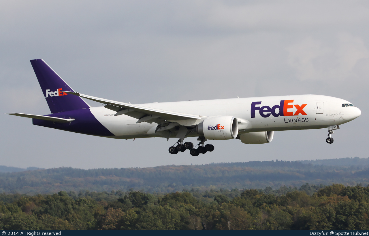 Photo of N851FD - Boeing 777-FS2 operated by FedEx