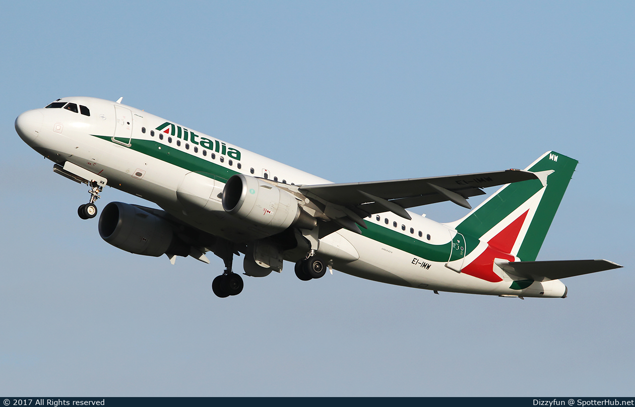 Photo of EI-IMW - Airbus A319-111 operated by Alitalia