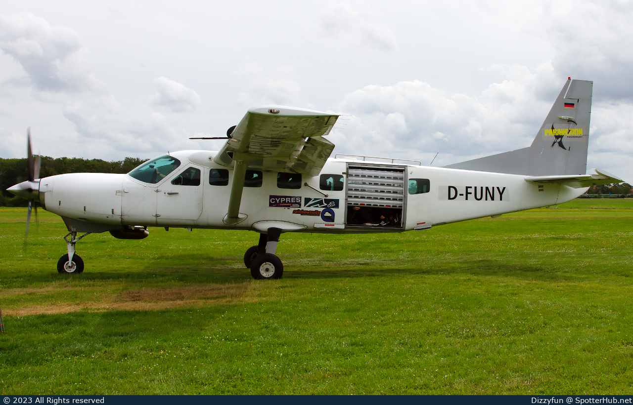 Photo of D-FUNY - Cessna 208B Grand Caravan operated by Paranodon Fallschirmsport