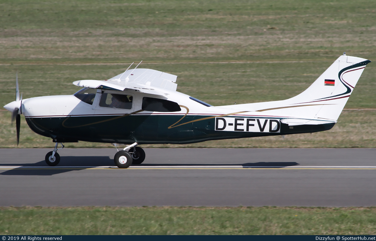 Photo of D-EFVD - Cessna T210M Turbo Centurion II operated by Private