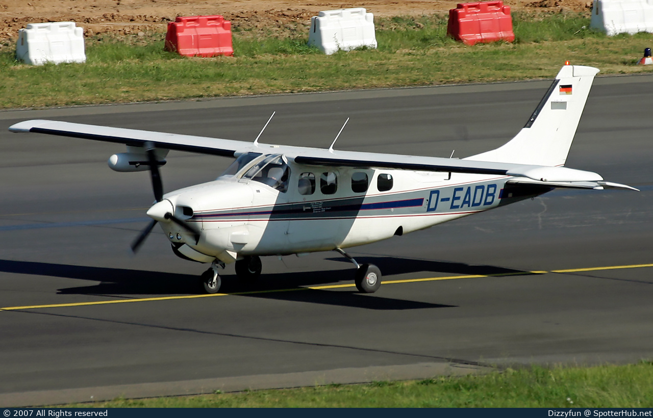 Photo of D-EADB - Cessna P210N Pressurized Centurion II operated by Private
