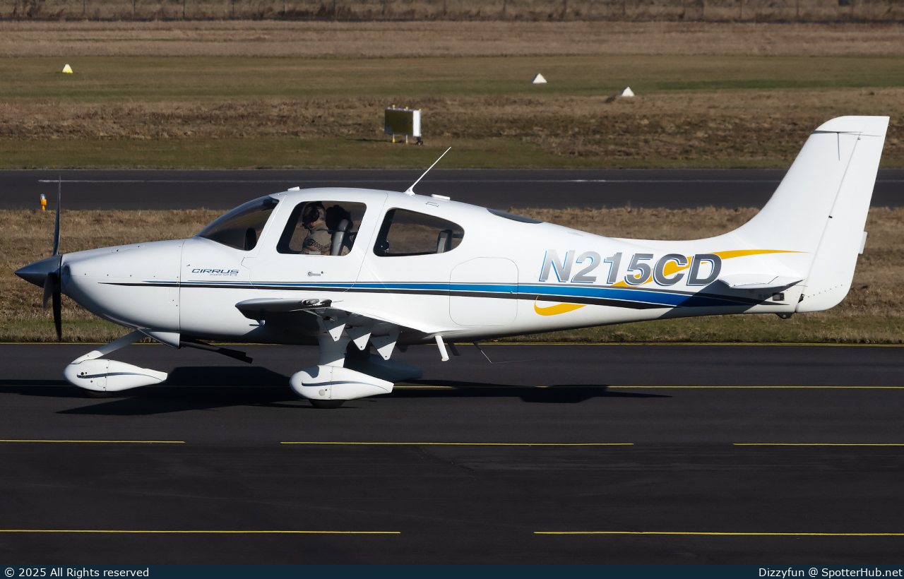Photo of N215CD - Cirrus SR20 G1 operated by Private