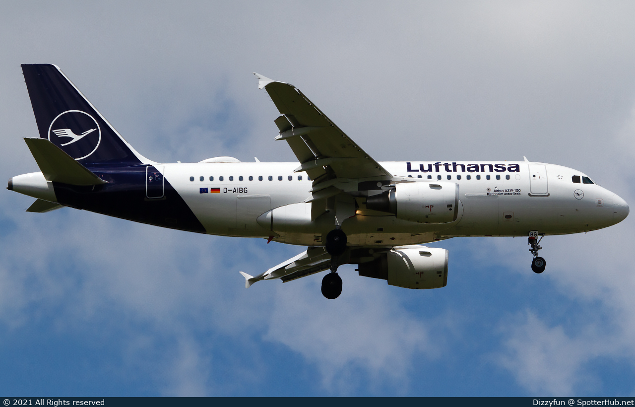 Photo of D-AIBG - Airbus A319-112 operated by Lufthansa