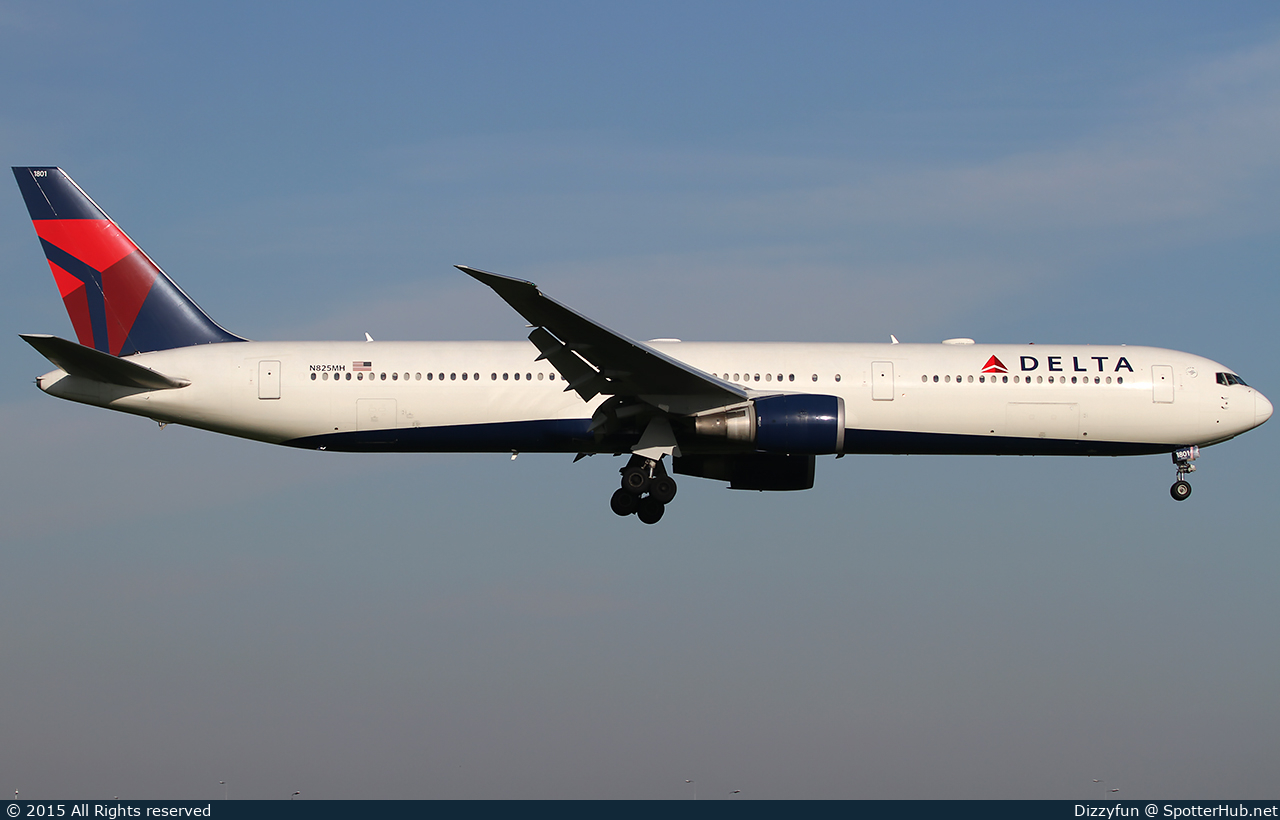 Photo of N825MH - Boeing 767-432(ER) operated by Delta Air Lines