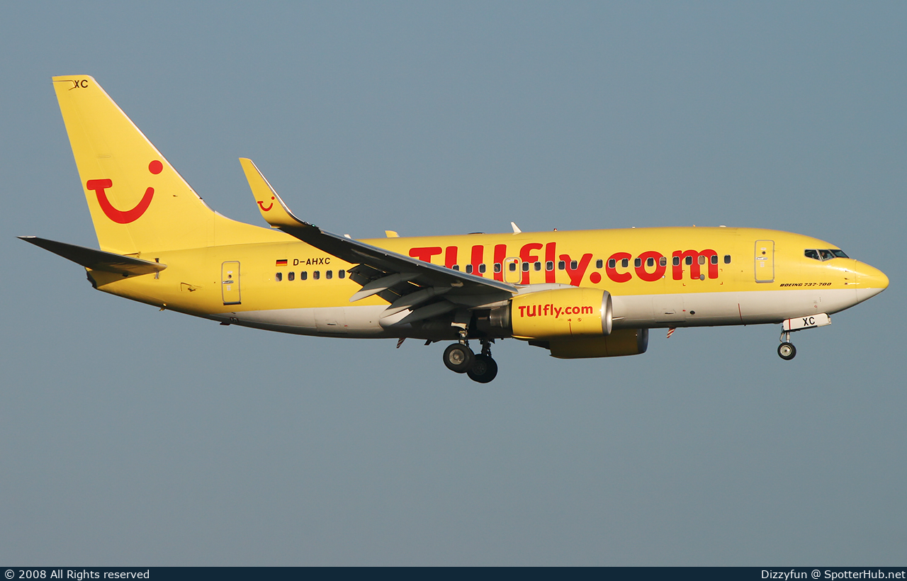 Photo of D-AHXC - Boeing 737-7K5 operated by TUIfly