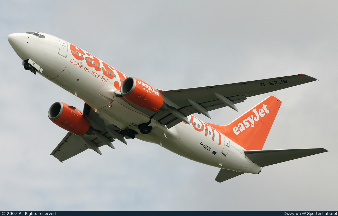 Photo of G-EZJS - Boeing 737-73V operated by easyJet