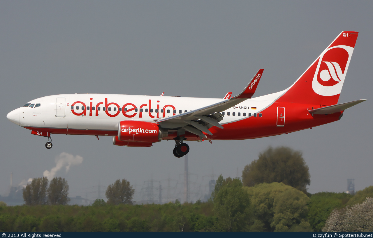 Photo of D-AHXH - Boeing 737-7K5 operated by Air Berlin (opb TUIfly)