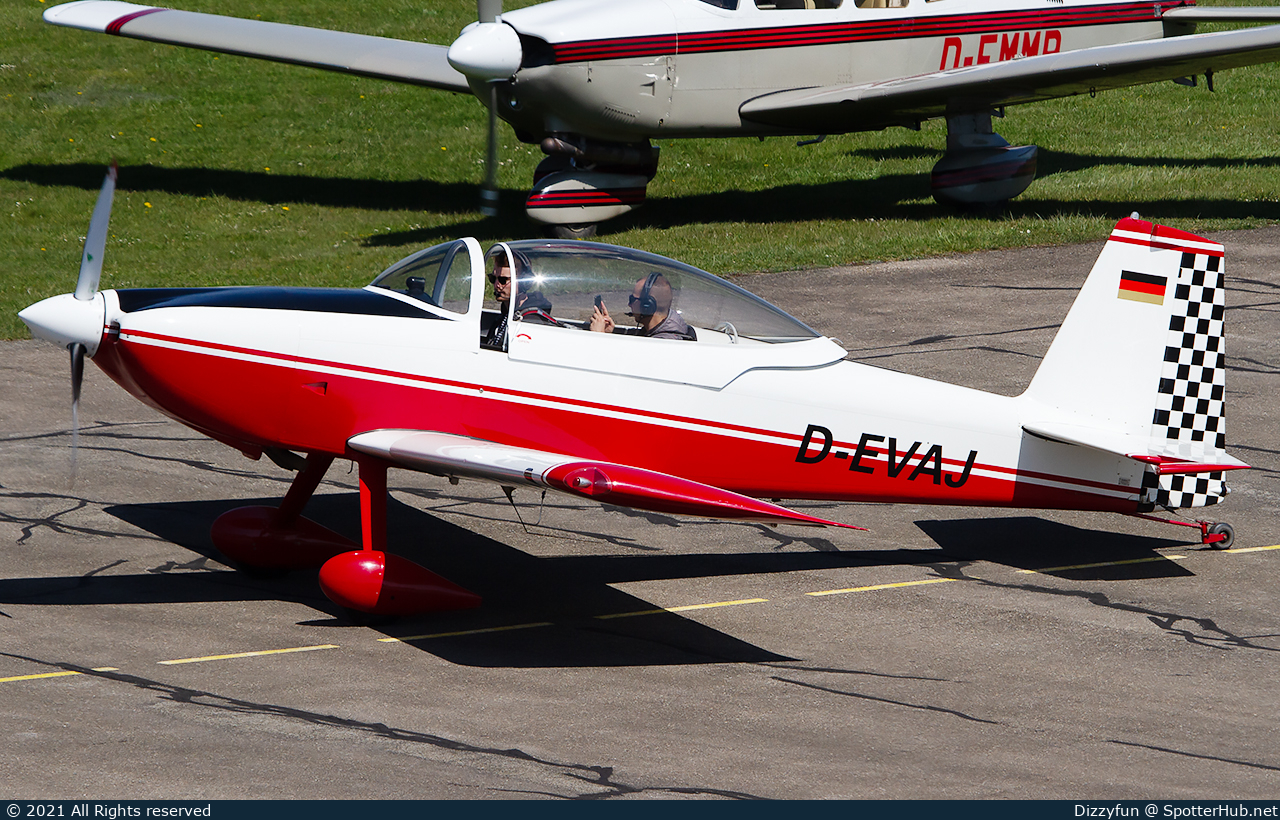 Photo of D-EVAJ - Vans RV-8