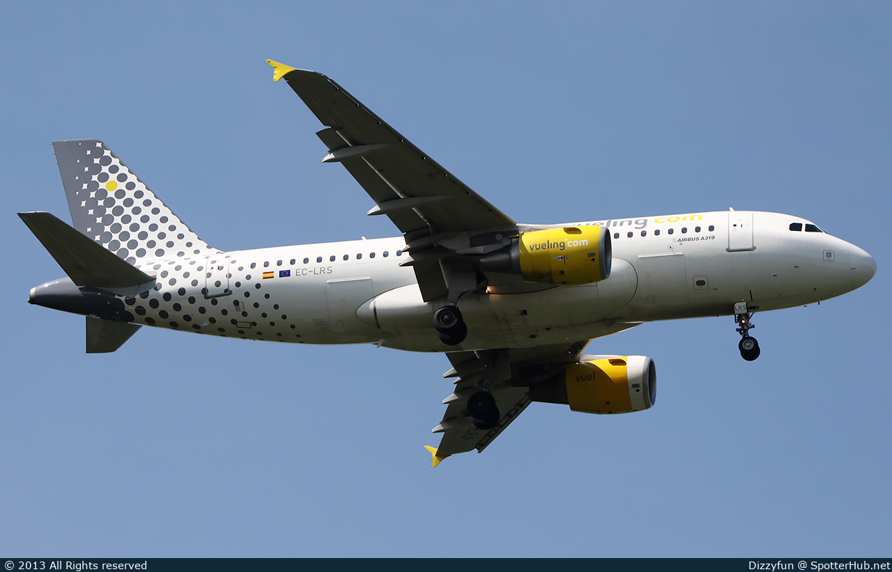 Photo of EC-LRS - Airbus A319-112 operated by Vueling