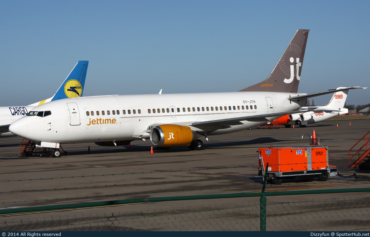Photo of OY-JTH - Boeing 737-3Y0(QC) operated by Jettime