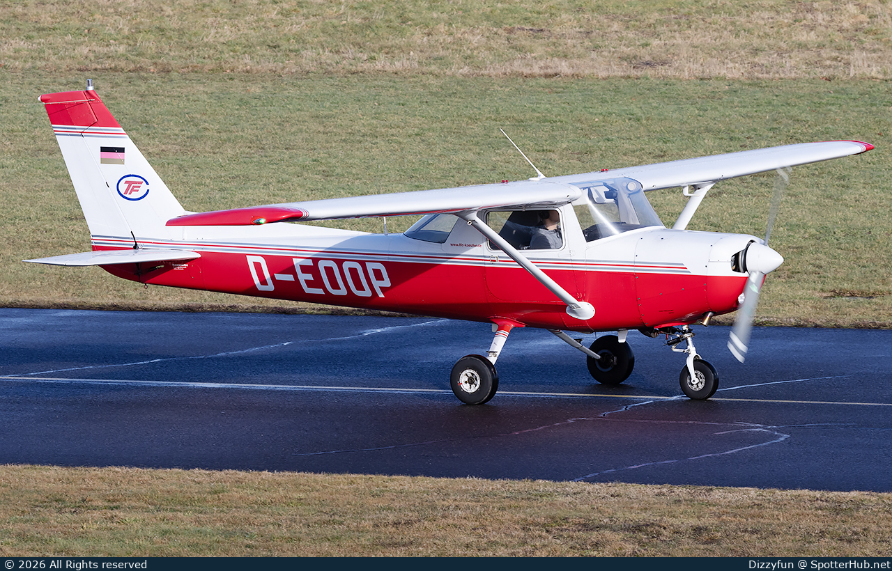 Photo of D-EOOP - Reims-Cessna F152 operated by TFC Flight Training