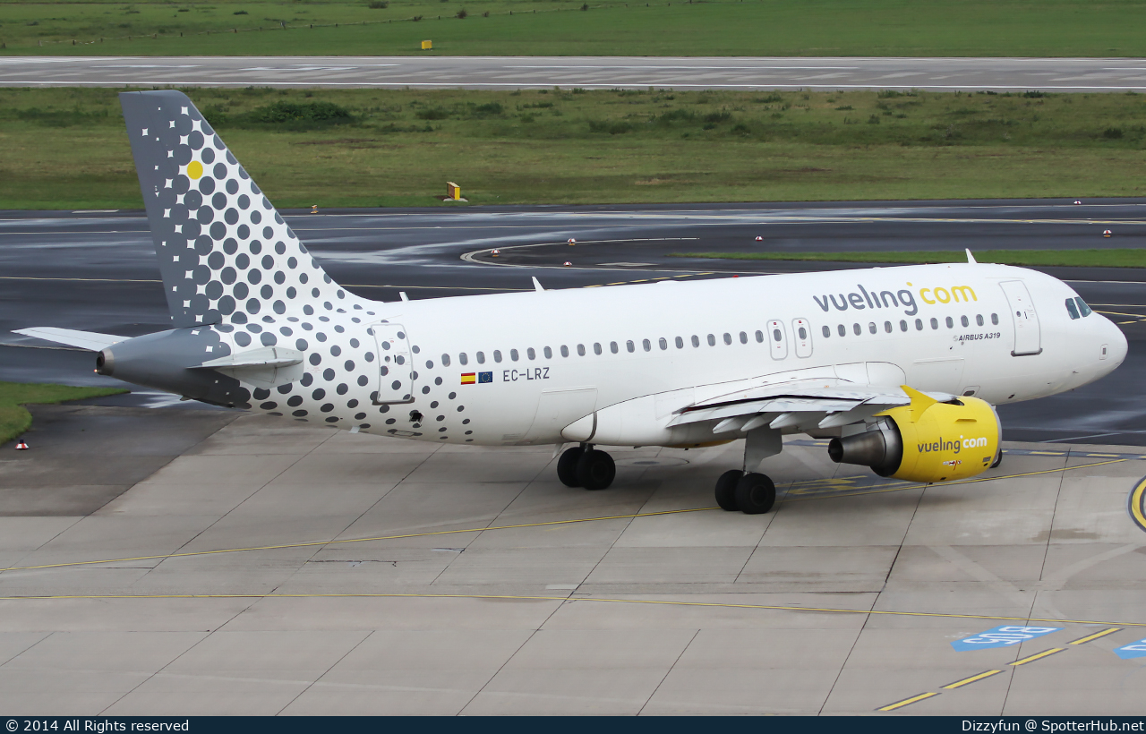 Photo of EC-LRZ - Airbus A319-112 operated by Vueling