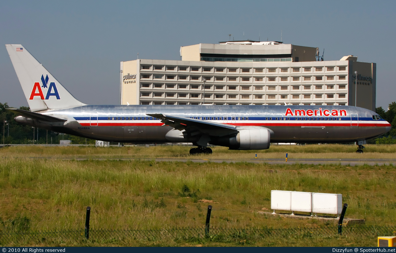 Photo of N348AN - Boeing 767-323(ER) operated by American Airlines
