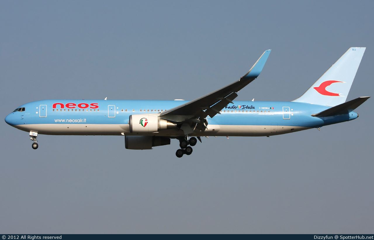 Photo of I-NDMJ - Boeing 767-306(ER) operated by Neos