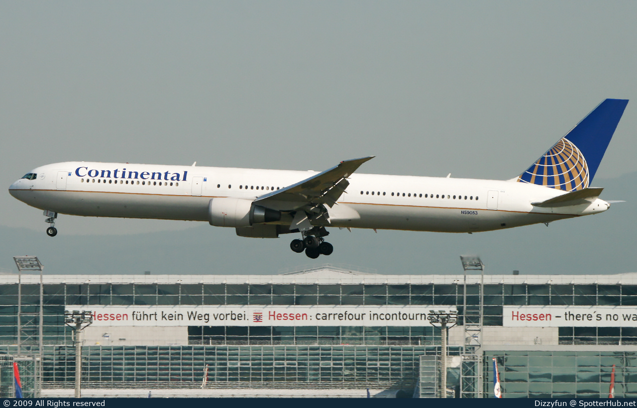 Photo of N59053 - Boeing 767-424(ER) operated by Continental Airlines