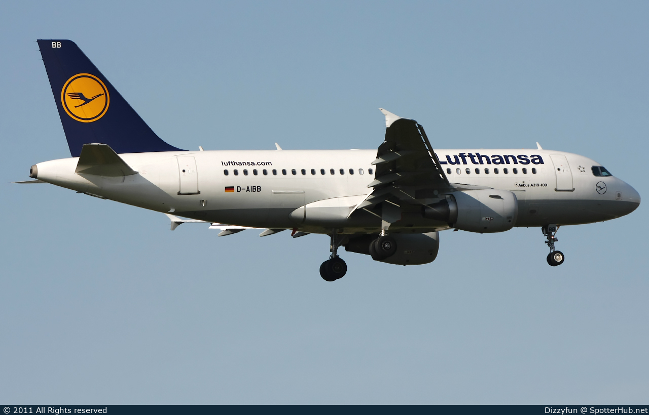 Photo of D-AIBB - Airbus A319-112 operated by Lufthansa